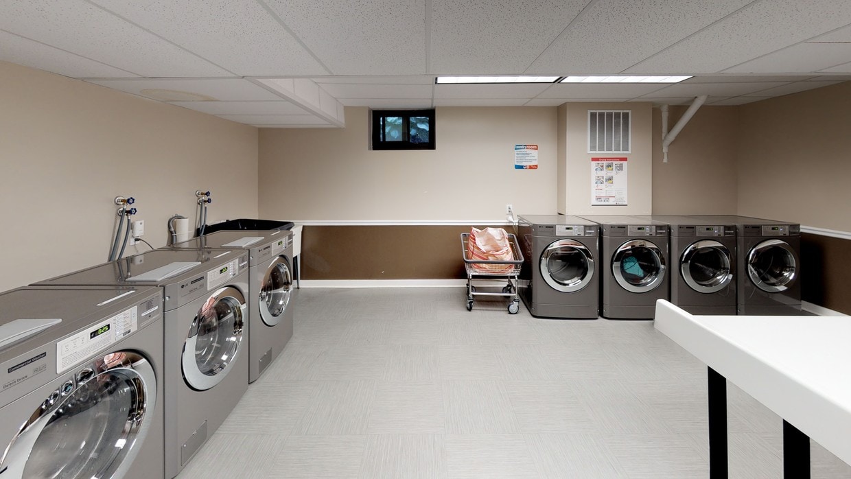 Photo - Connecticut Plaza Apartments