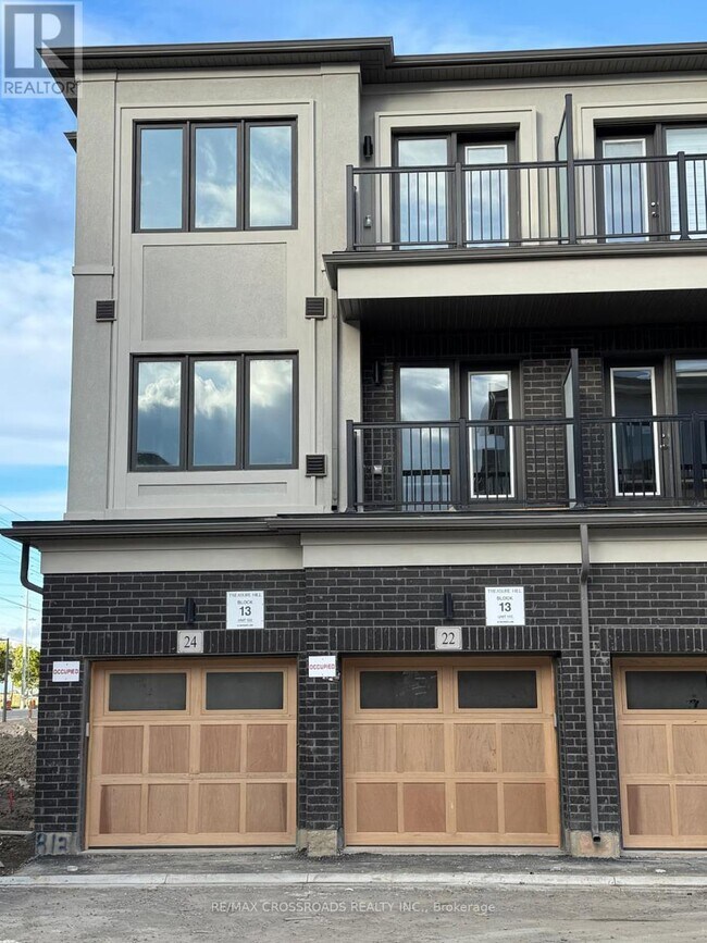 Building Photo - 22 Matawin Ln