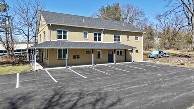 Building Photo - 403 N Walnut St