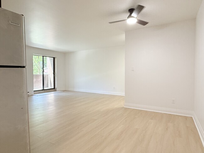 Building Photo - 650 Cameron Ave