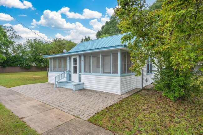 Building Photo - 346 Crescent Dr