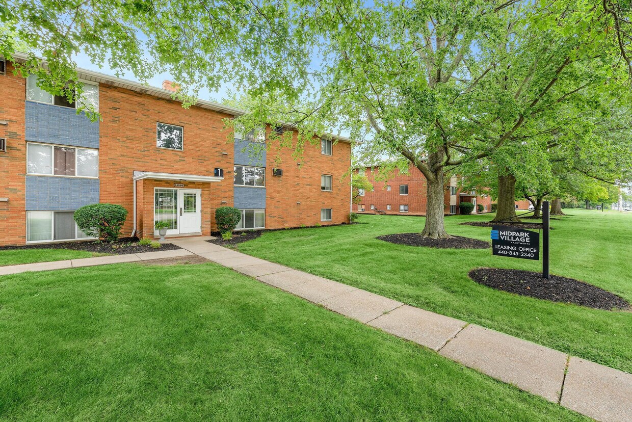 Midpark Village Apartments 14890 Bagley Rd Middleburg Heights, OH