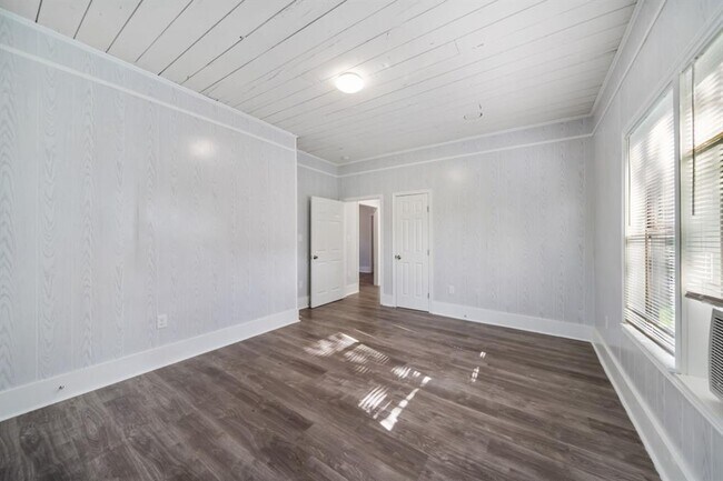 Foto del edificio - 304 Daniel St