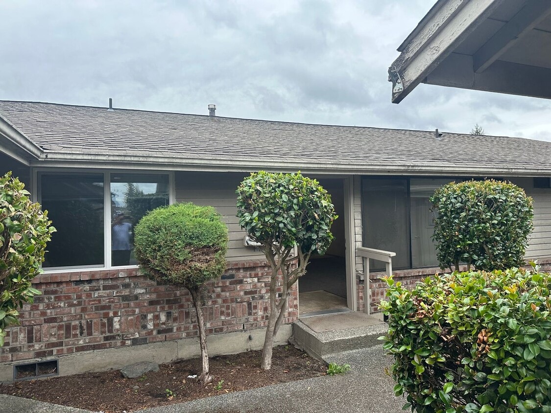 Primary Photo - Mount Vernon 2 Bedroom with Garage