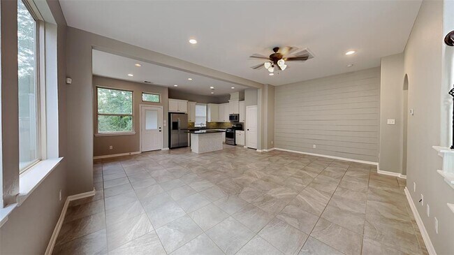 Foto del edificio - 118 Cheswood Forest Dr