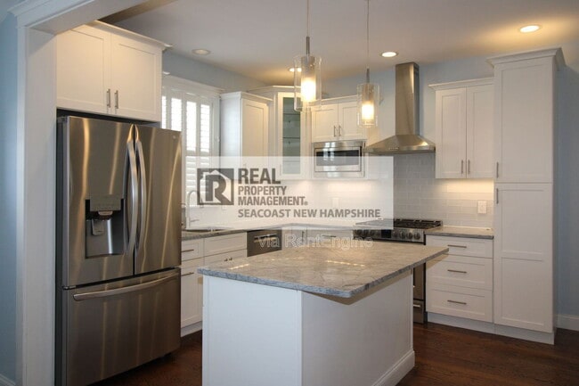 Building Photo - 33 Columbia St