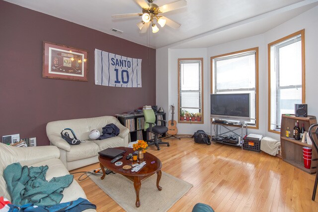 Foto del edificio - 2843 N Clark St