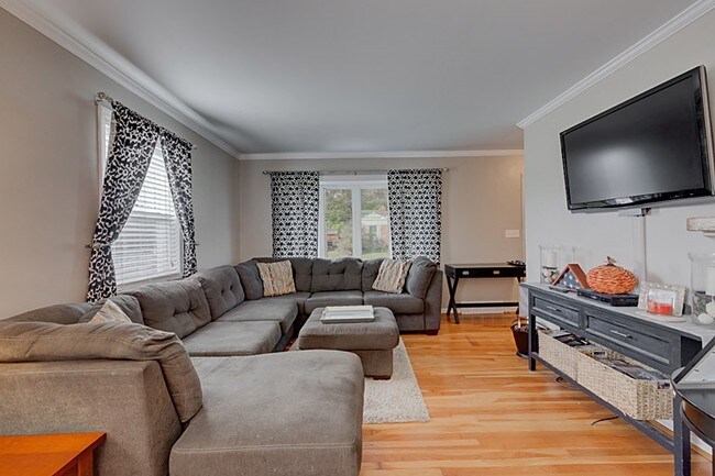 Foto del edificio - 256 Clover Ridge Ave