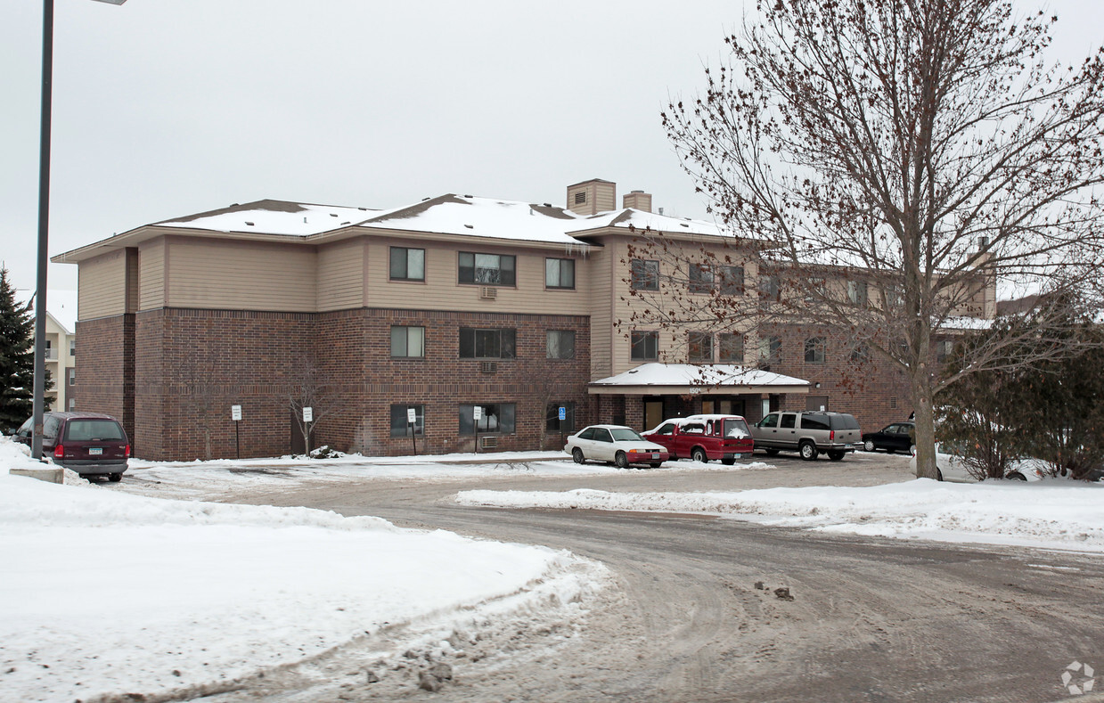 Building Photo - West Apartments