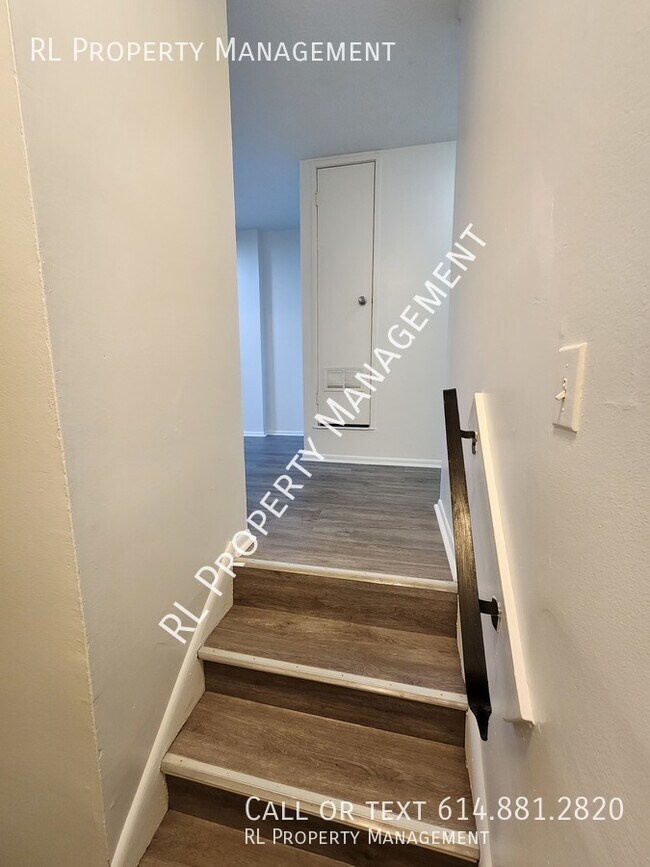 Foto del edificio - Two bedroom one bathroom apartment in Olde...