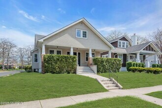 Building Photo - 115 Grassmere Avenue