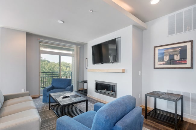 Building Photo - The Boulevard