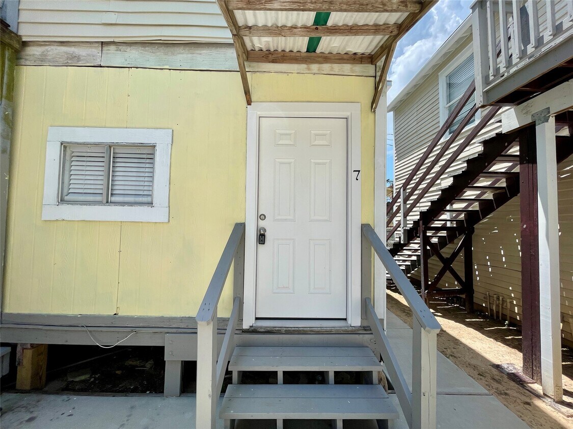 Primary Photo - 1814 Ave M 1/2
