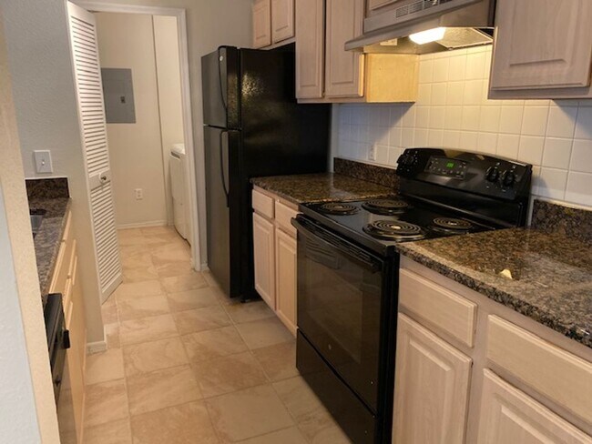 Foto del edificio - Welcome home to these beautifully Condo in...
