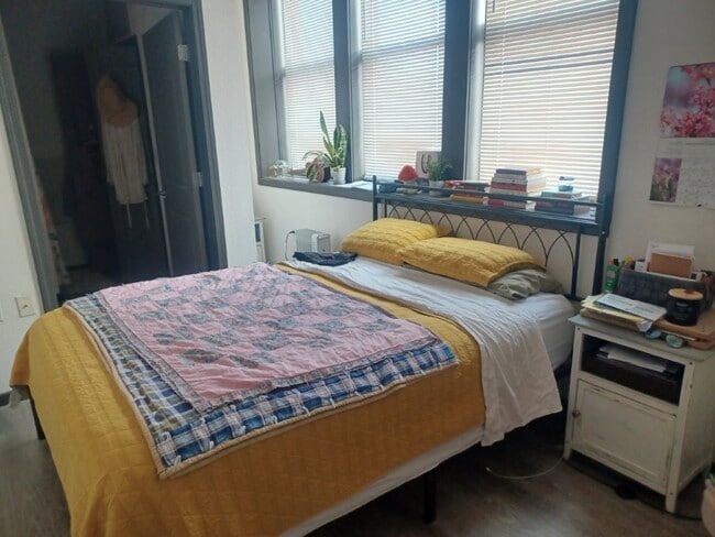 Foto del edificio - 309 S Jefferson Ave