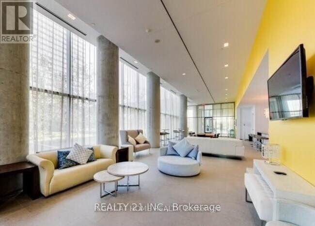 Building Photo - 105 The Queensway