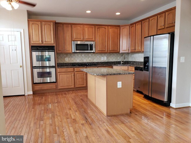Building Photo - 13003 Jadestone Way