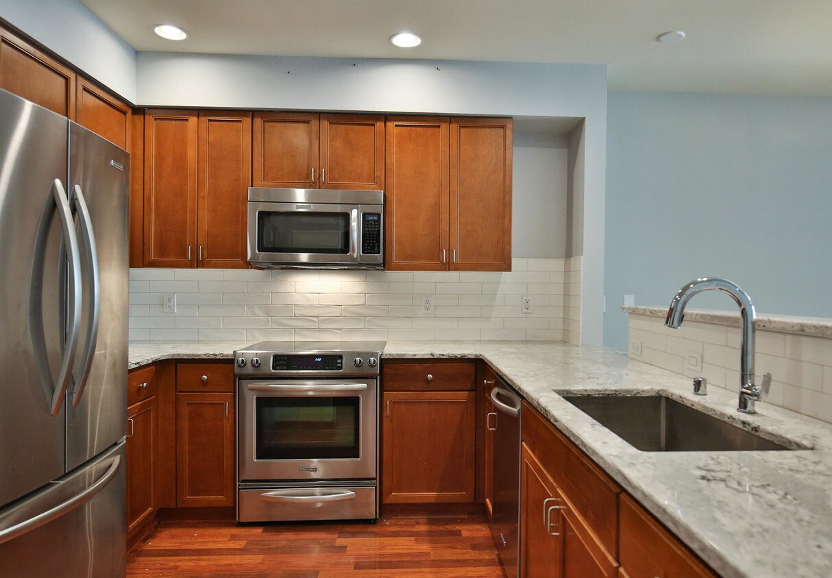 Updated stainless steel appliances - 11004 NE 11th St