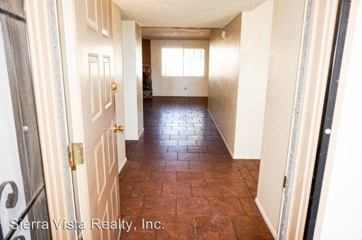 Building Photo - 1233 Carmelita Dr