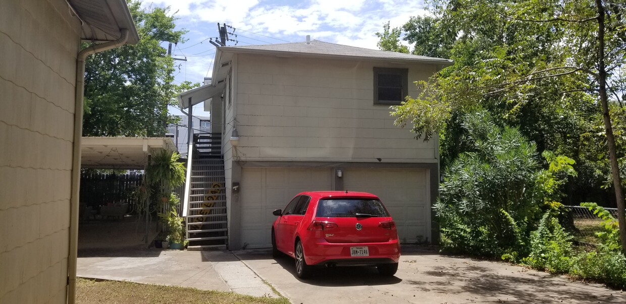 Separate Garage Unit - 1205 Palo Duro Rd