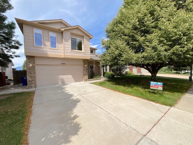 Foto del edificio - 4 Bedroom Home Available Near Constitution...