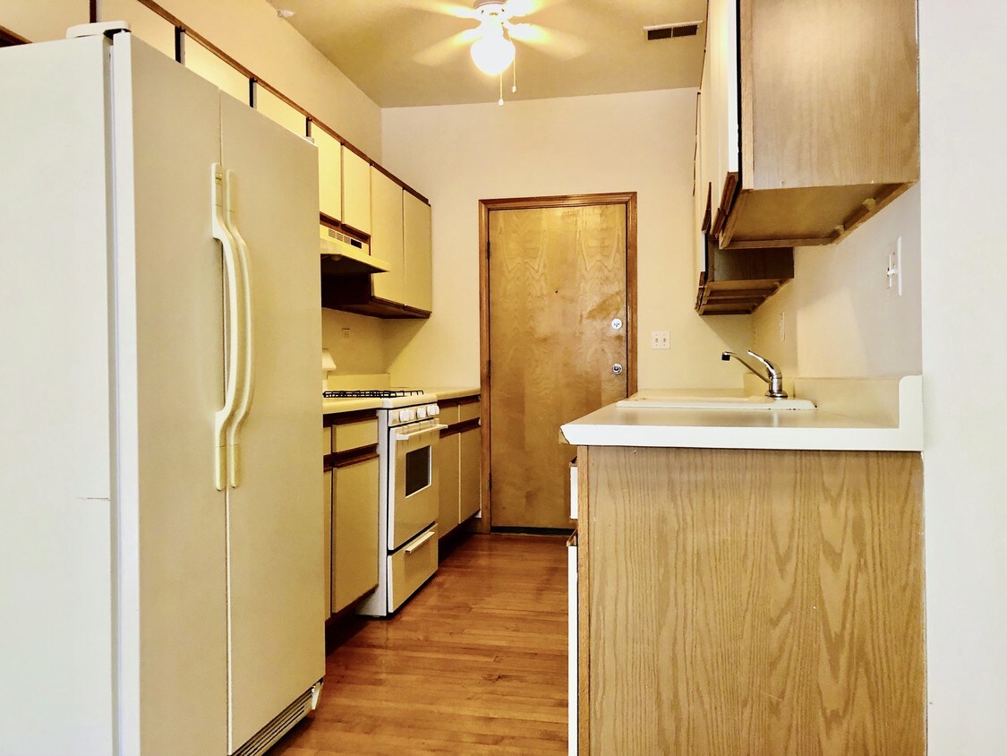Foto principal - 6357 N Lakewood Ave