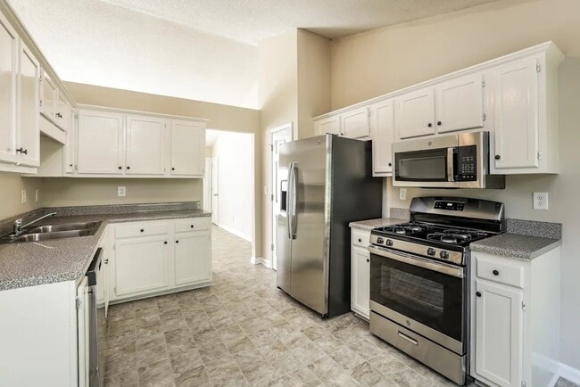 Building Photo - 4216 Sturbridge Dr