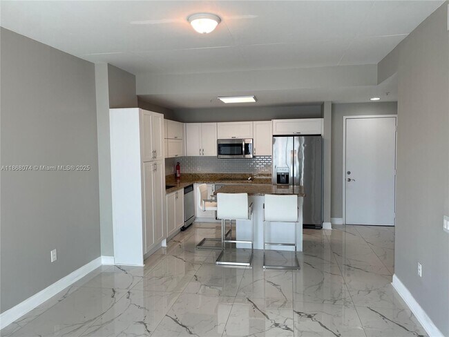 Foto del edificio - 3180 SW 22nd Terrace