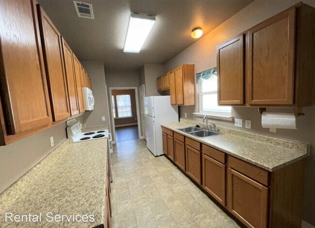 Building Photo - 3 br, 2 bath House - 2117 4th St