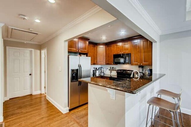 Foto del edificio - 2915 N Fulton Dr NE