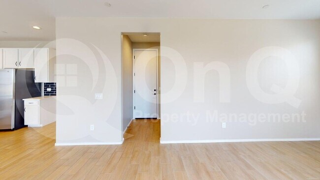 Foto del edificio - 10587 W Chadwick Dr