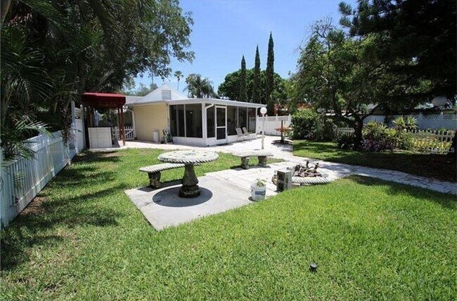 Foto del edificio - 3510 Shore Acres