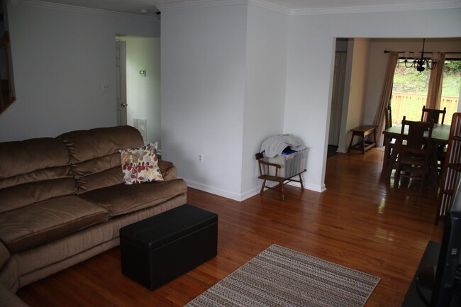 Living room connecting to dining room - 6621 W Lakeridge Rd