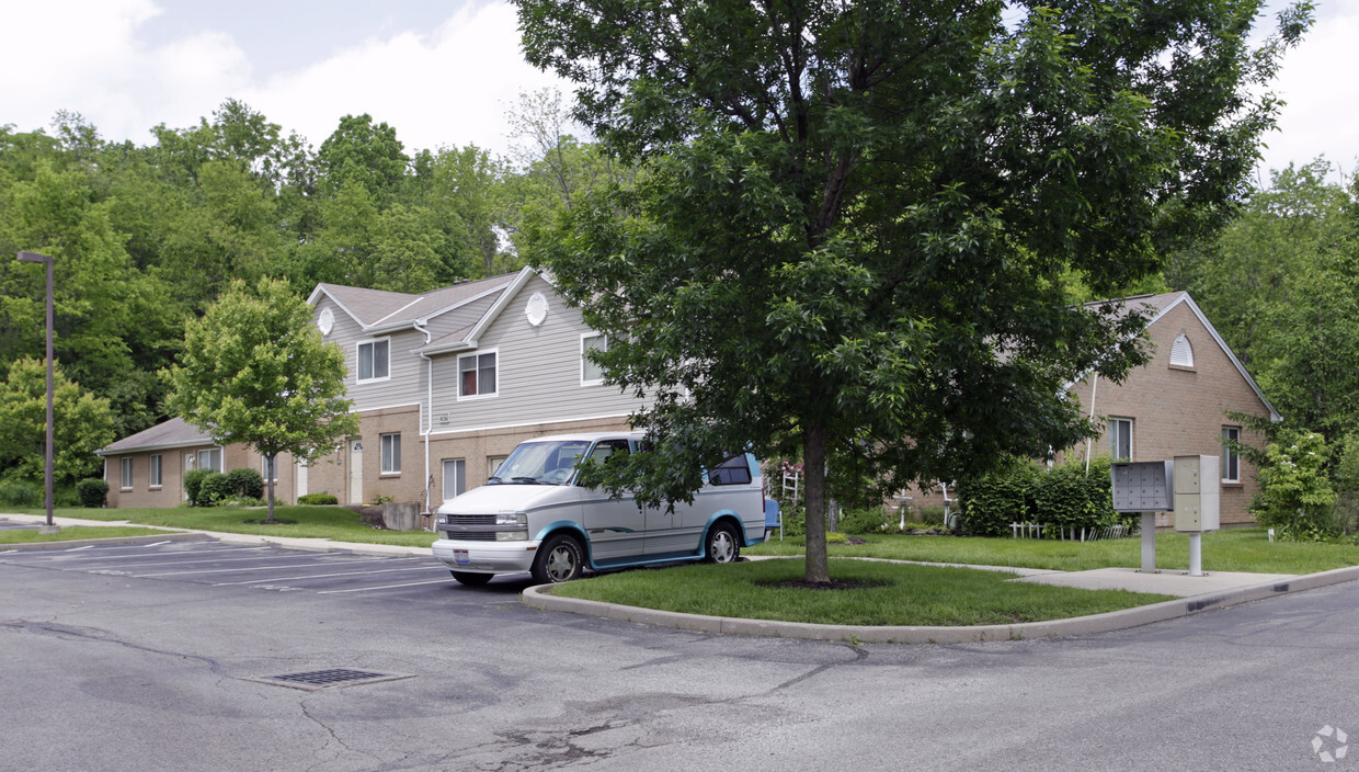 Foto del edificio - Colony Woods Apartment Homes