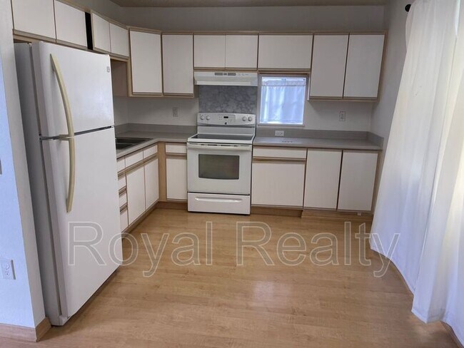 Building Photo - 95-1152-1152 Maka?ika?i St