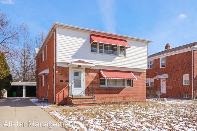 Building Photo - 3 br, 1 bath House - 671 Babbit Rd Up