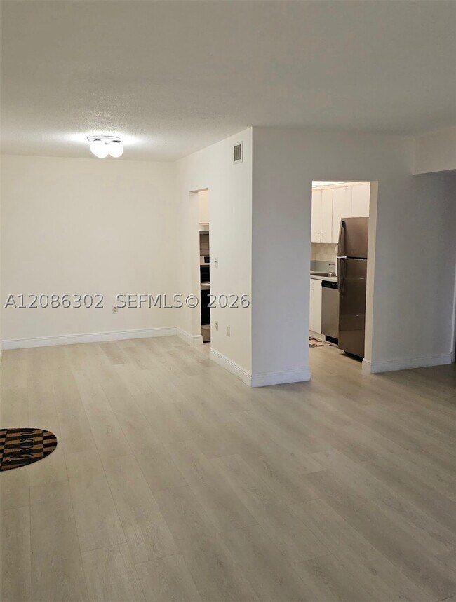 Foto del edificio - 10403 N Kendall Dr