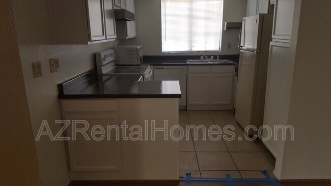 Photo - 700 E Mesquite Cir Apartment