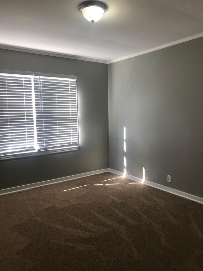 Foto del edificio - 2502 Taylor Ave