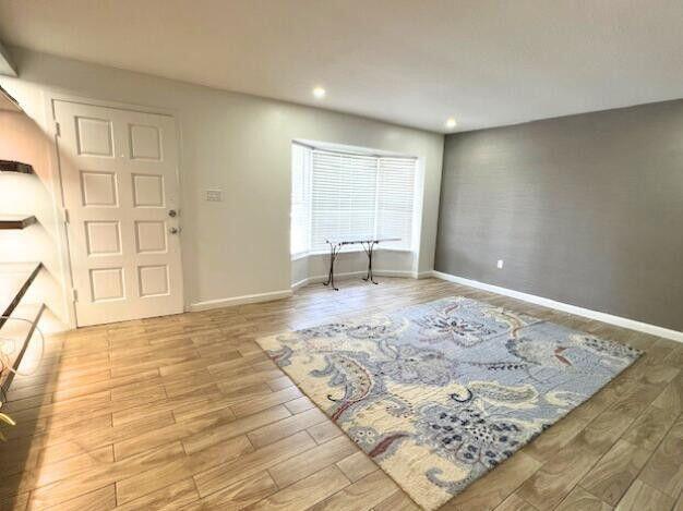 Foto del edificio - 9148 Oakwood Dr