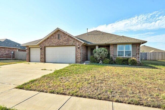 Foto del edificio - Gorgeous 3 bed 2 bath in Chickasha! SOLAR ...