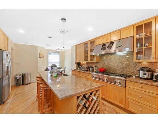 Foto del edificio - 1037 Beacon St