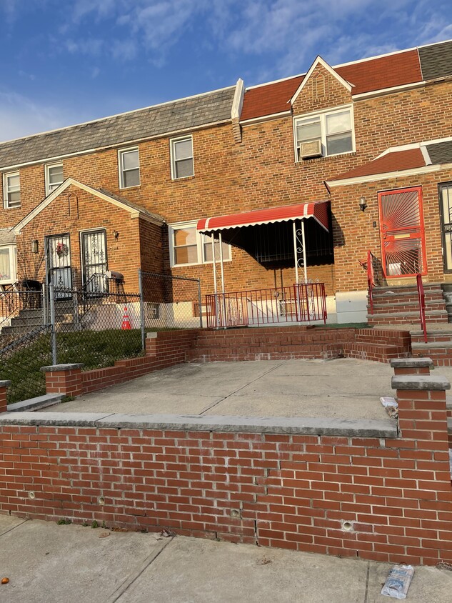 Primary Photo - 7544 Fayette St