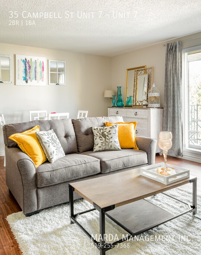 Photo principale - RENOVATED 2 BED/1BATH - LOCATED IN CHATHAM...