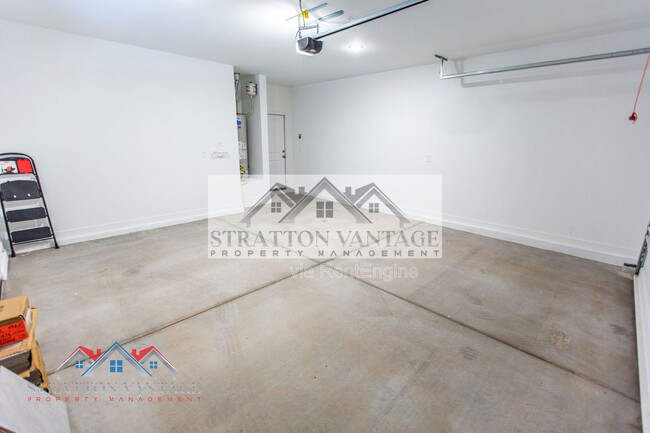 Building Photo - 7439 S 76th Dr