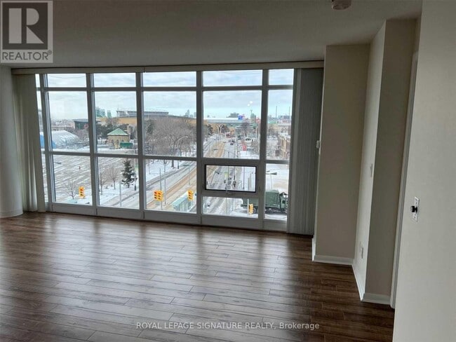 Building Photo - 231 Fort York Blvd