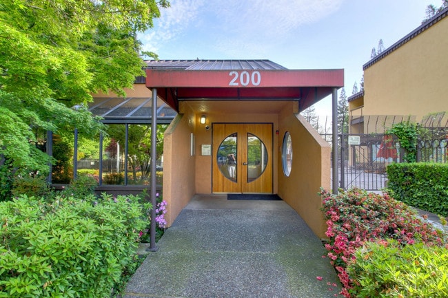 Lobby main entrance - 200 P St