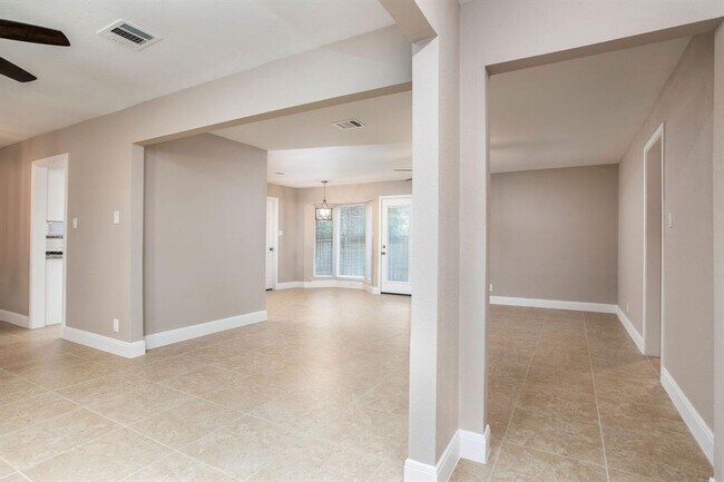 Building Photo - 24326 Pine Canyon Dr