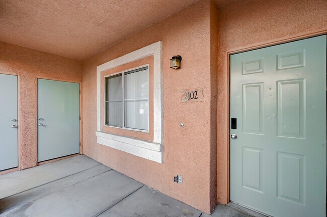 Foto del edificio - Beautifully Designed 2 Bedroom Condo in North Summerlin!