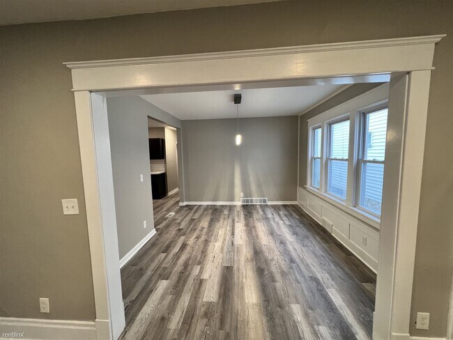 Foto del edificio - 3 br, 1 bath Duplex - 170 Lovering Avenue ...